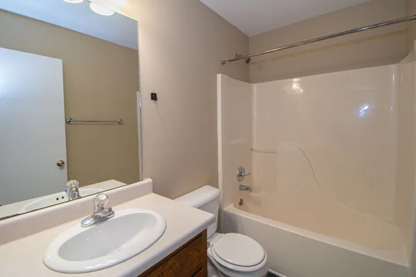 $905 | 363 Peabody Drive, Unit 2, Clarksville, TN 37042