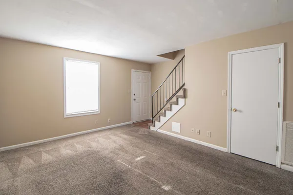 $905 | 363 Peabody Drive, Unit 2, Clarksville, TN 37042