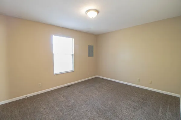 $905 | 363 Peabody Drive, Unit 2, Clarksville, TN 37042