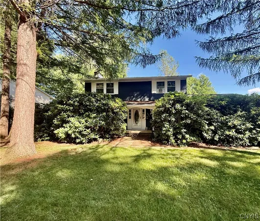 $379,900 | 3973 Pawnee Drive, Salina, NY 13090