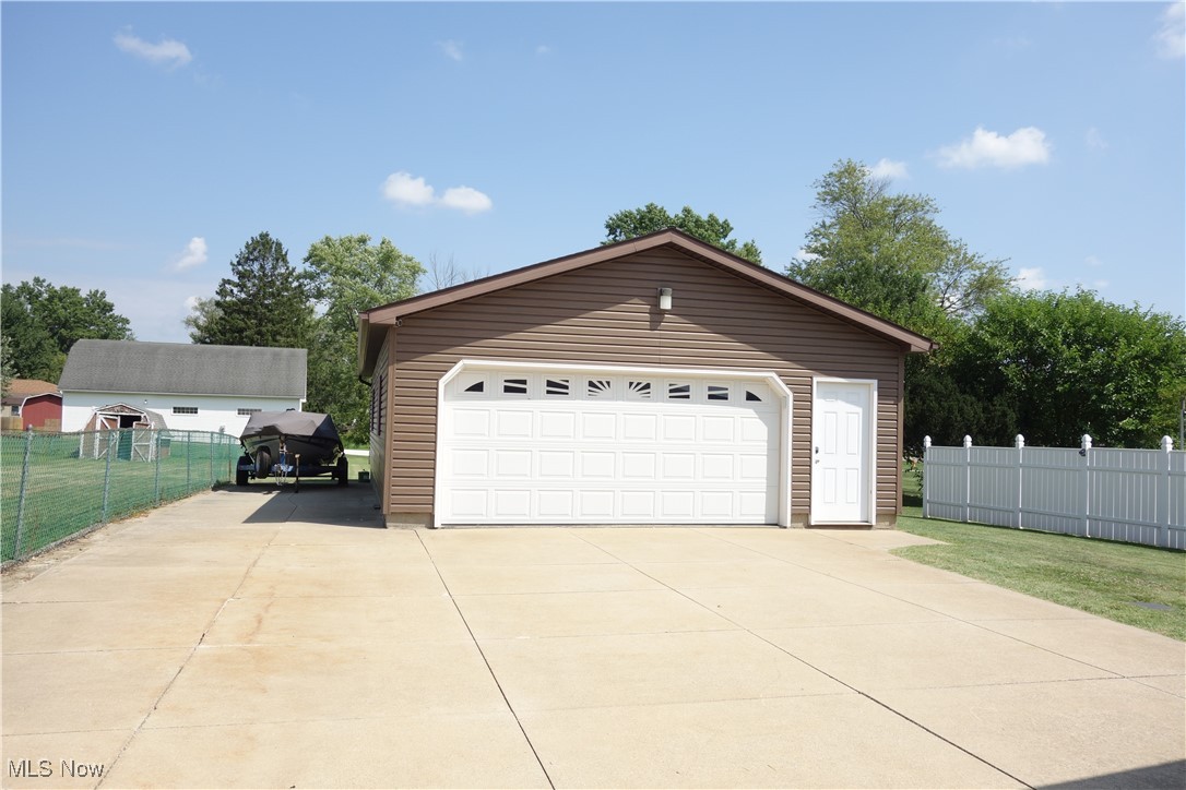 955 Center Road Clinton, OH 44216 - Photo 3 of 40 "Heated" Tandem Garage(s) for 4+ Cars
