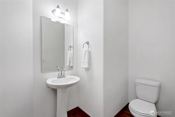 $699,000 | 1515 Daffodil Avenue Northeast, Orting, WA 98360