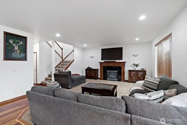 $699,000 | 1515 Daffodil Avenue Northeast, Orting, WA 98360