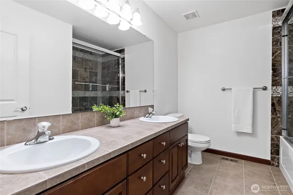 $699,000 | 1515 Daffodil Avenue Northeast, Orting, WA 98360