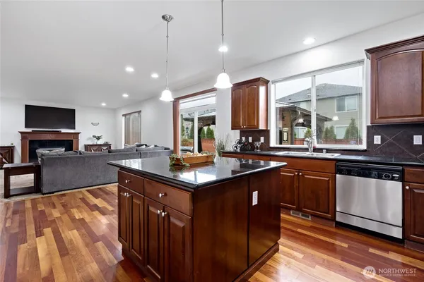 $699,000 | 1515 Daffodil Avenue Northeast, Orting, WA 98360