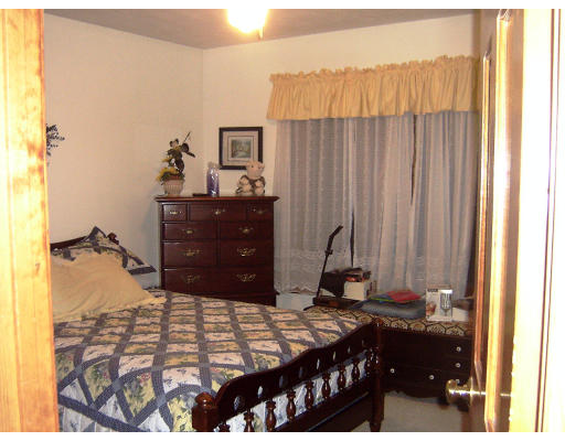 20 Albee Road Uxbridge, MA 01569 - Photo 3 of 11 Gallery Image 3