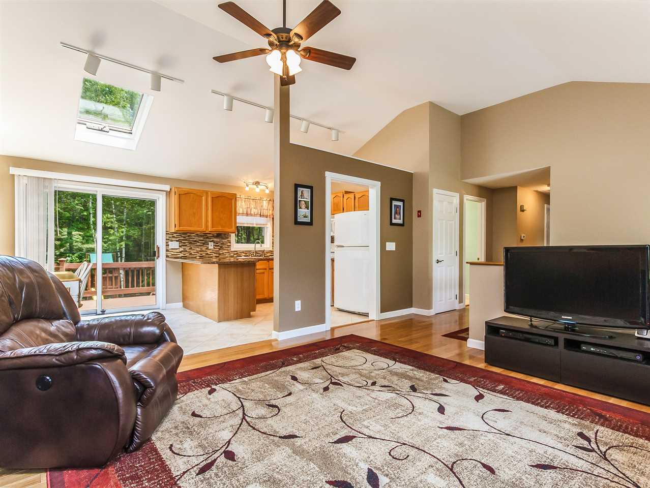 17 Garvin Road Derry, NH 03038 - Photo 7 of 40