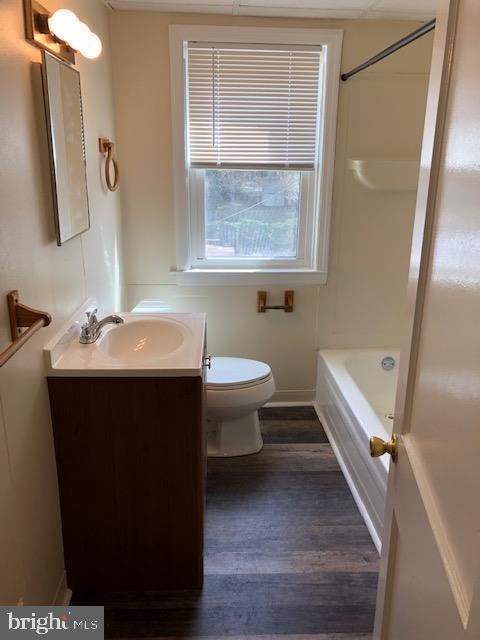 309 Old Riverside Road Baltimore, MD 21225 - Photo 11 of 13 Hall Bath