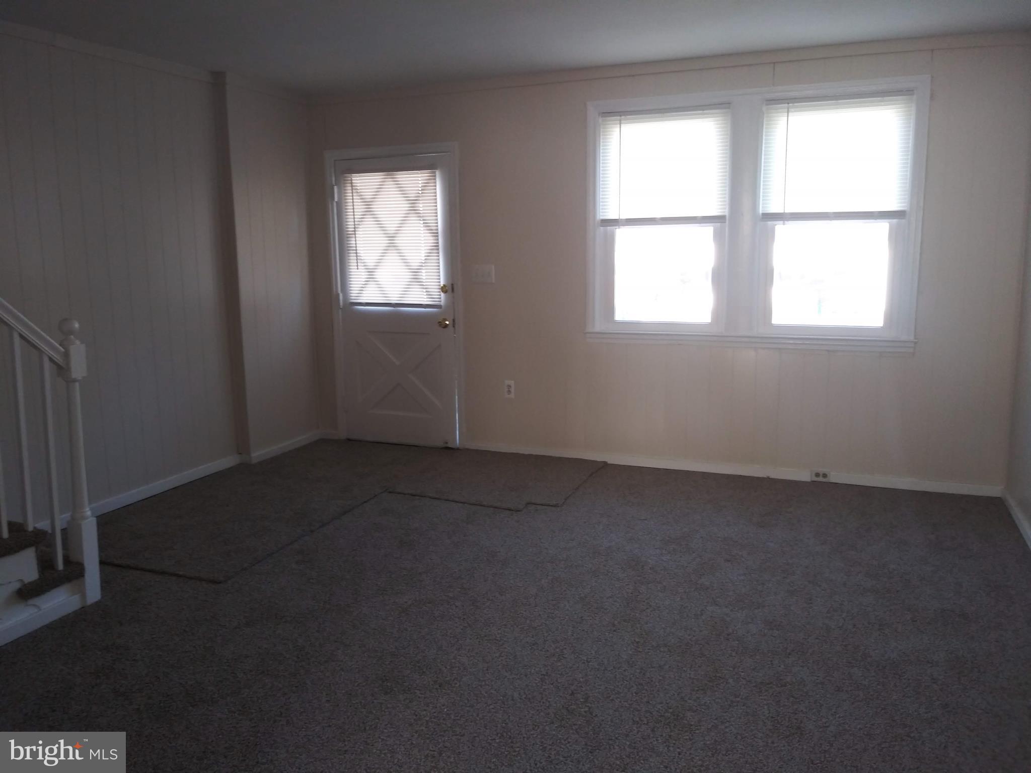 309 Old Riverside Road Baltimore, MD 21225 - Photo 3 of 13 Living Room