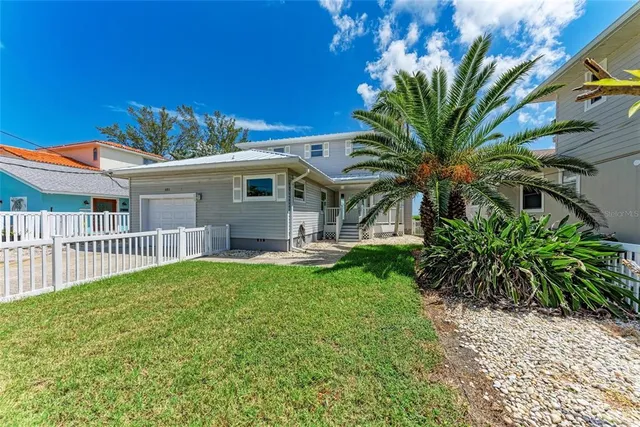 $3,990,000 | 893 North Shore Drive, Anna Maria, FL 34216