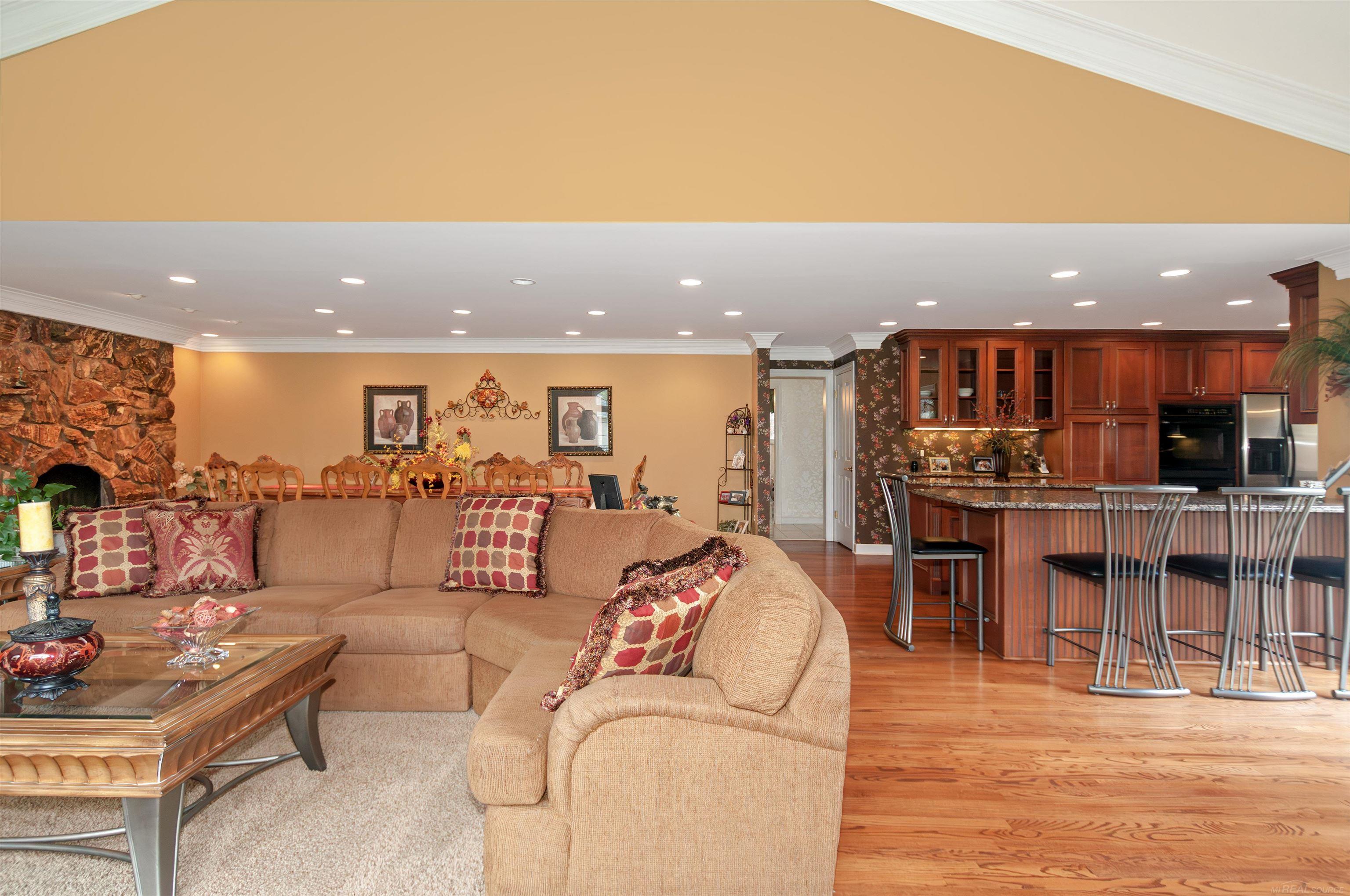 1010 Canterbury Road Grosse Pointe Woods, MI 48236 - Photo 27 of 65