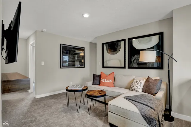 $364,995 | 819 Norfolk Lane, Greenwood, IN 46143