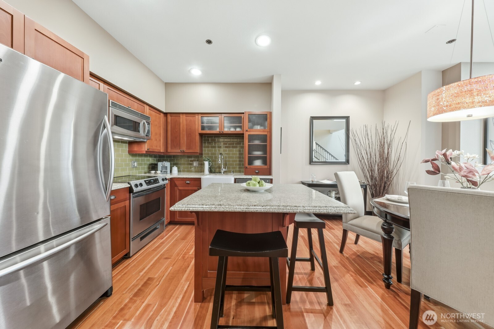 201 Galer Street, Unit 102 Seattle, WA 98109 - Photo 2 of 20