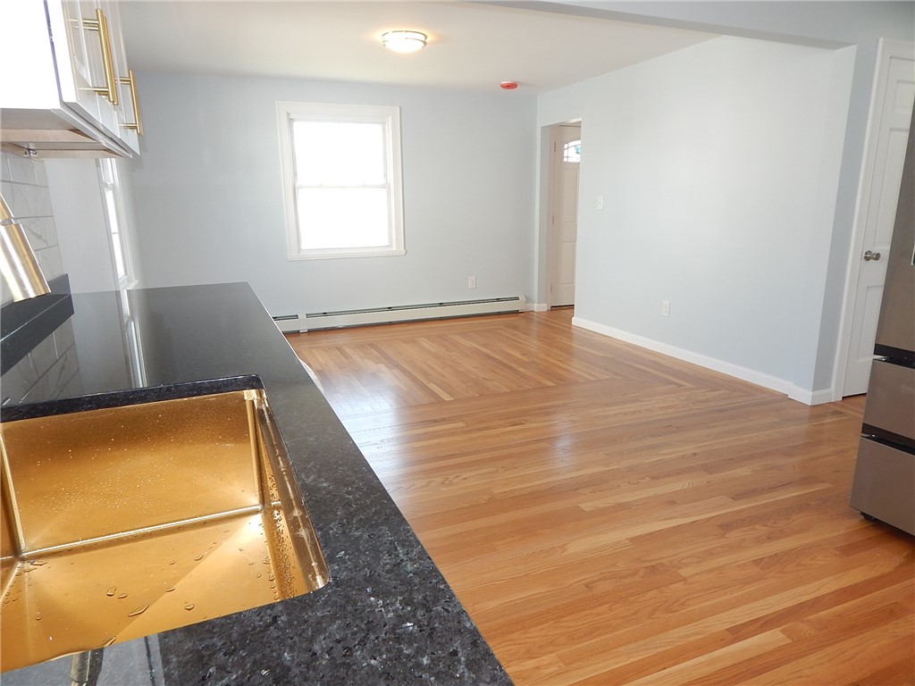 151 Edgemere Road Pawtucket, RI 02861 - Photo 11 of 45 Gallery Image 11