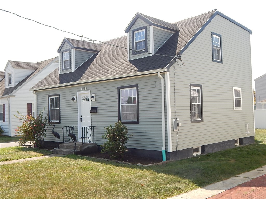 151 Edgemere Road Pawtucket, RI 02861 - Photo 4 of 45 Gallery Image 4