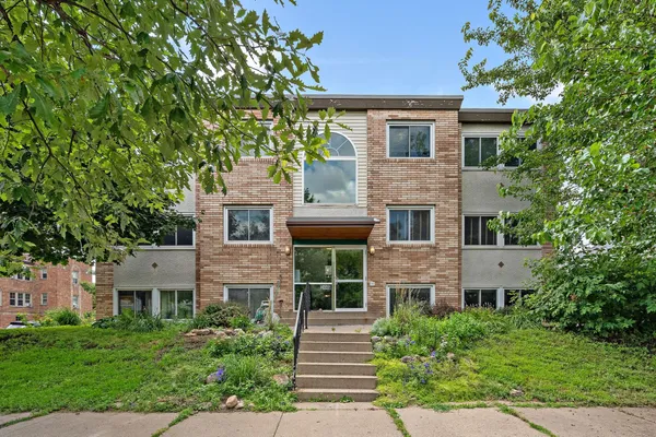 $179,900 | 3446 Pleasant Avenue, Unit 2, Minneapolis, MN 55408