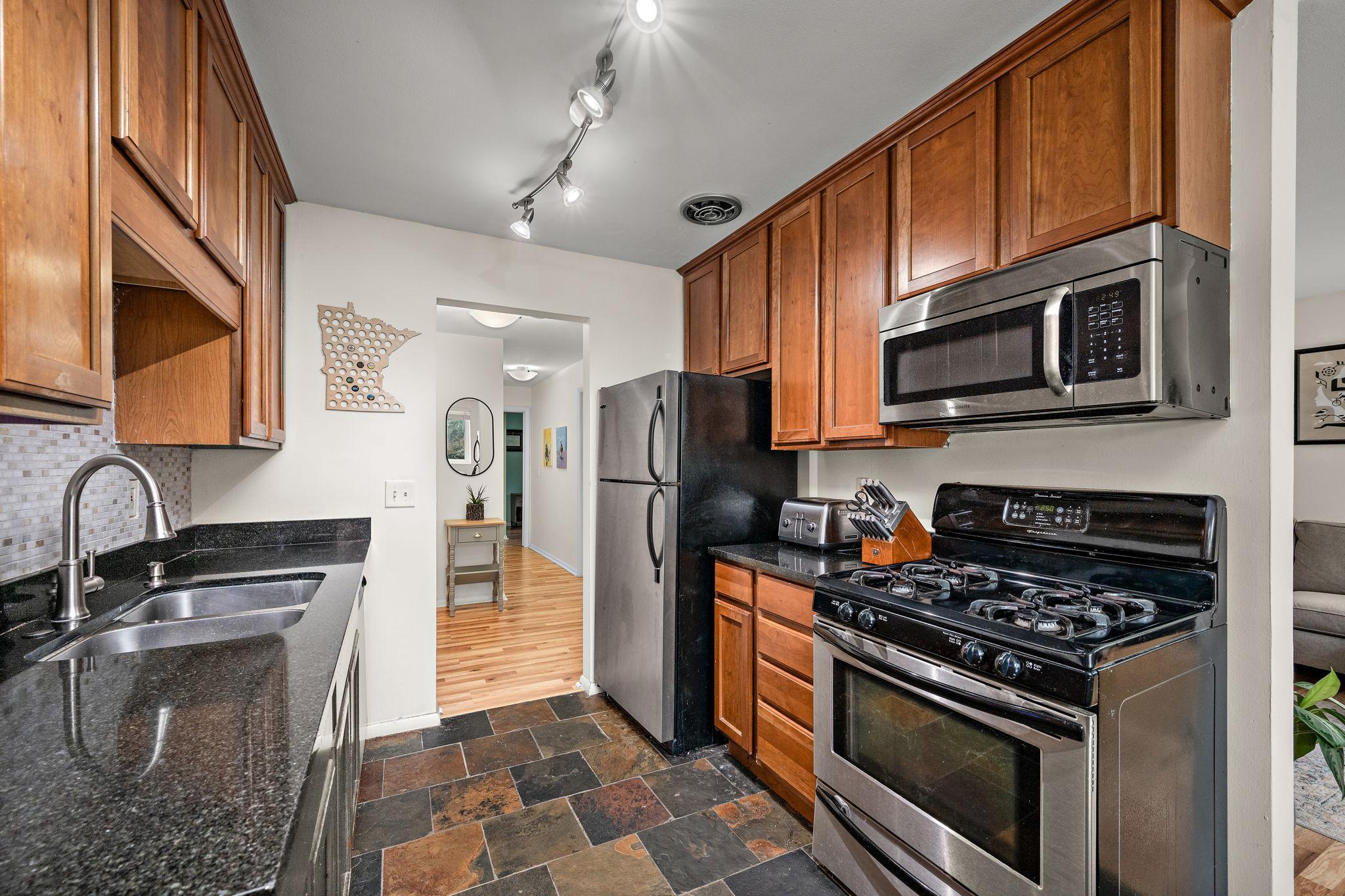 3446 Pleasant Avenue, Unit 2 Minneapolis, MN 55408 - Photo 4 of 19