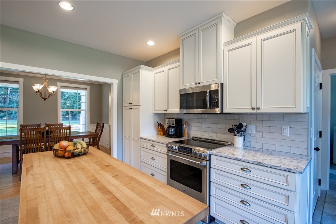 8535 Southeast Willock Road Olalla, WA 98359 - Photo 7 of 33 Gallery Image 7