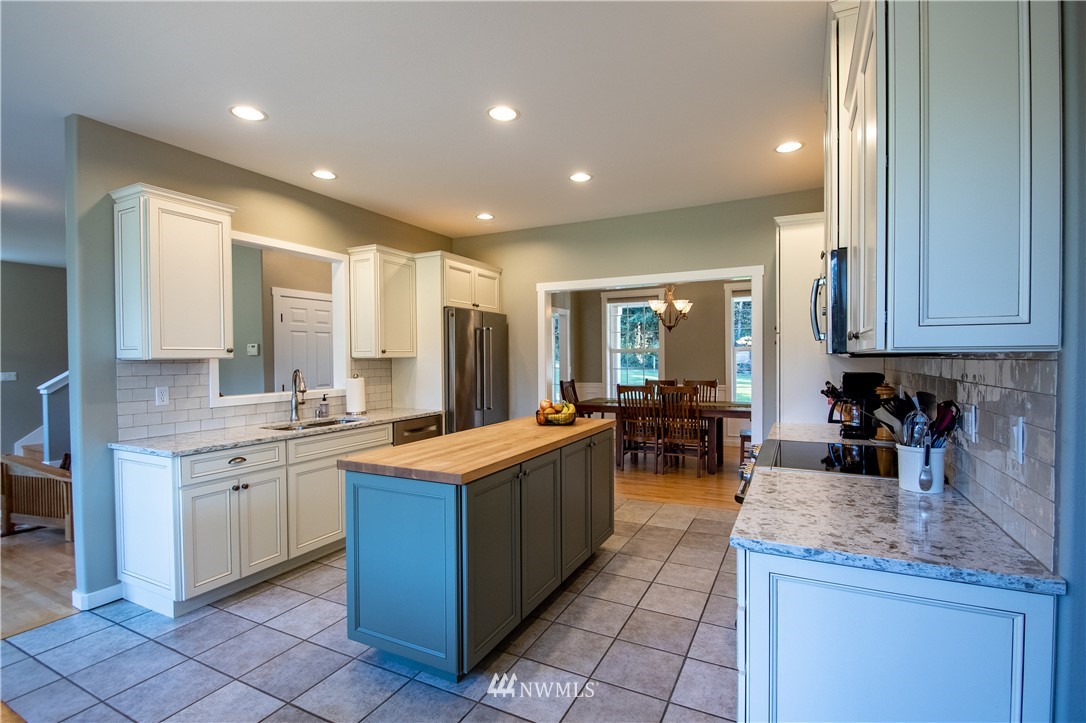 8535 Southeast Willock Road Olalla, WA 98359 - Photo 9 of 33 Gallery Image 9