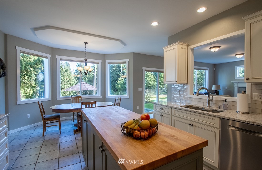 8535 Southeast Willock Road Olalla, WA 98359 - Photo 10 of 33 Gallery Image 10