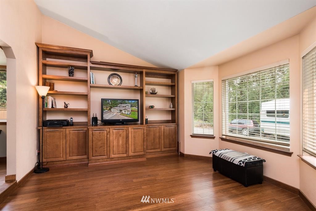 11588 Wicks Lake Road Southwest Port Orchard, WA 98367 - Photo 8 of 25 Gallery Image 8