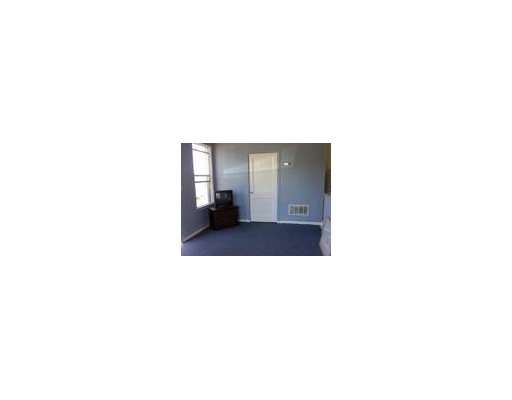 1137 Barton Street Corpus Christi, TX 78418 - Photo 5 of 5 a picture of a bench in a room