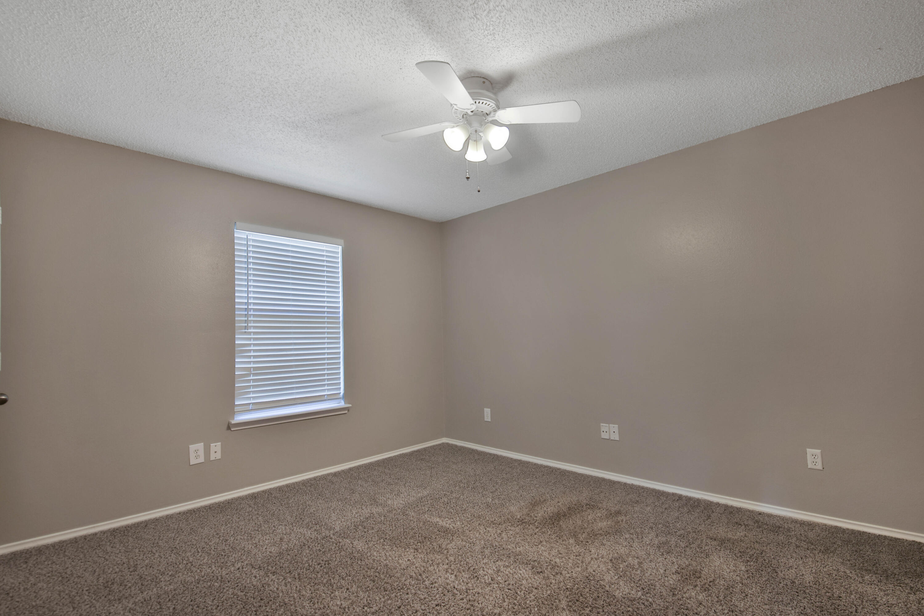 6508 86th Street Lubbock, TX 79424 - Photo 11 of 32 IMG_4378