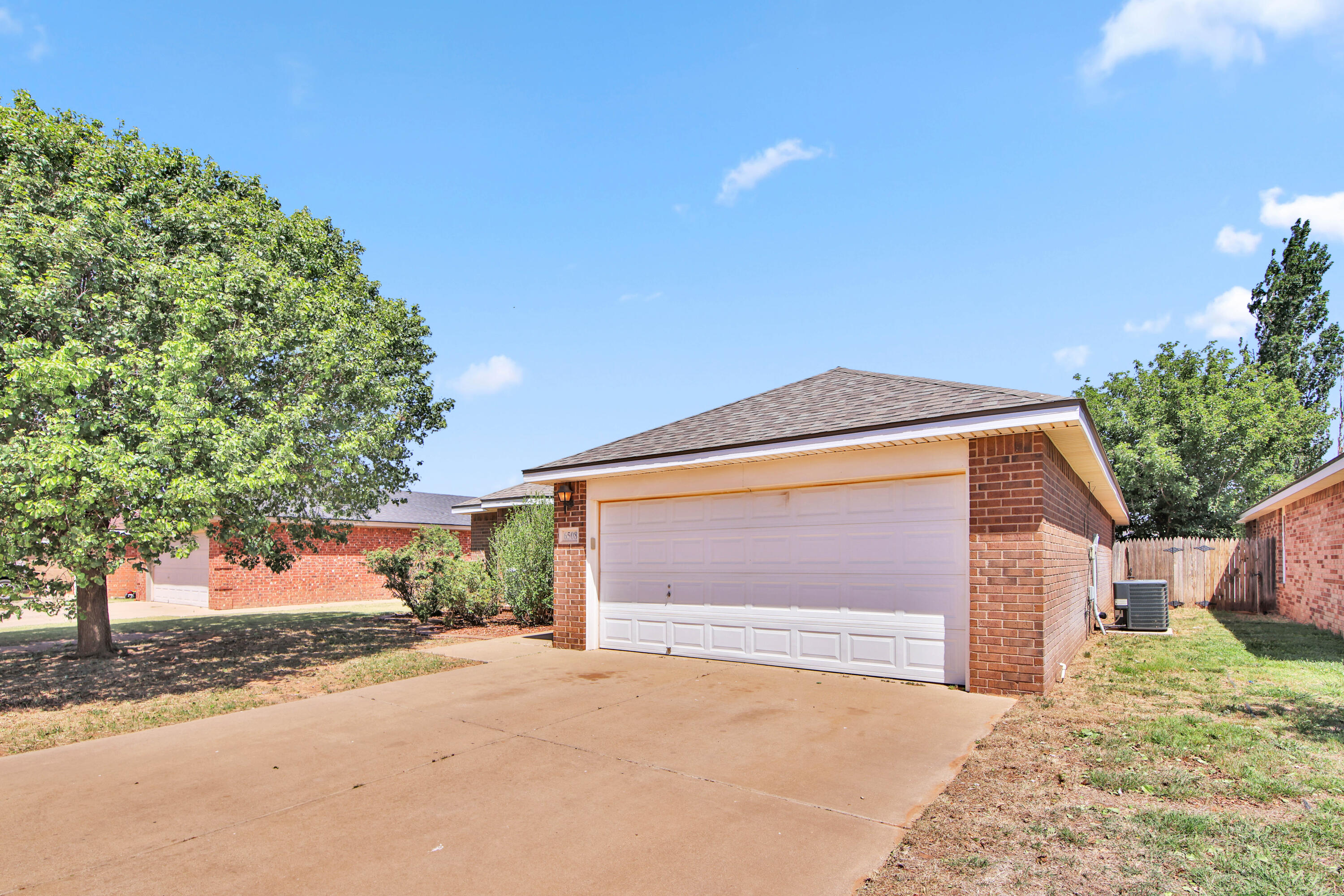 6508 86th Street Lubbock, TX 79424 - Photo 3 of 32 IMG_4368