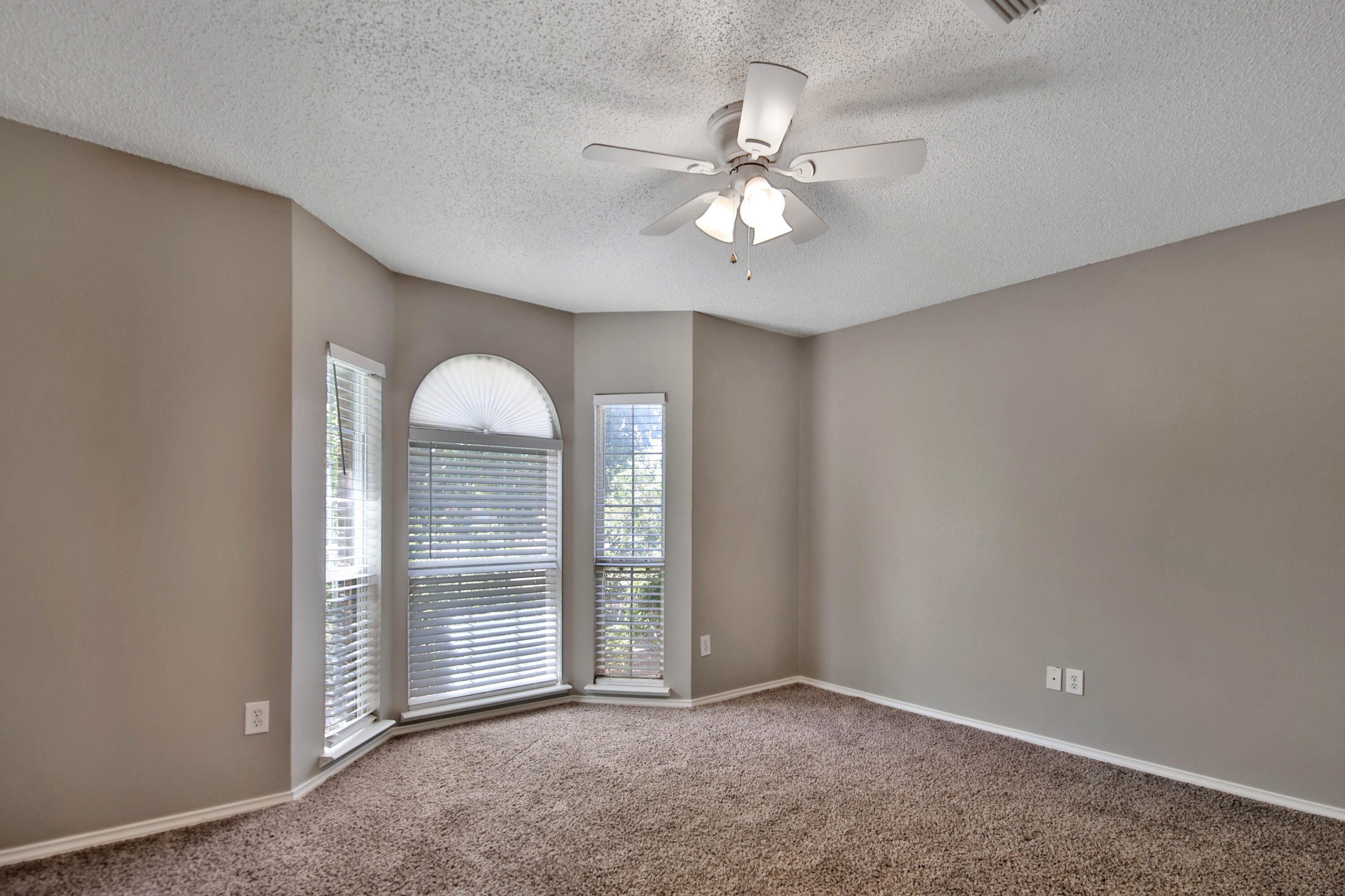 6508 86th Street Lubbock, TX 79424 - Photo 5 of 32 IMG_4372