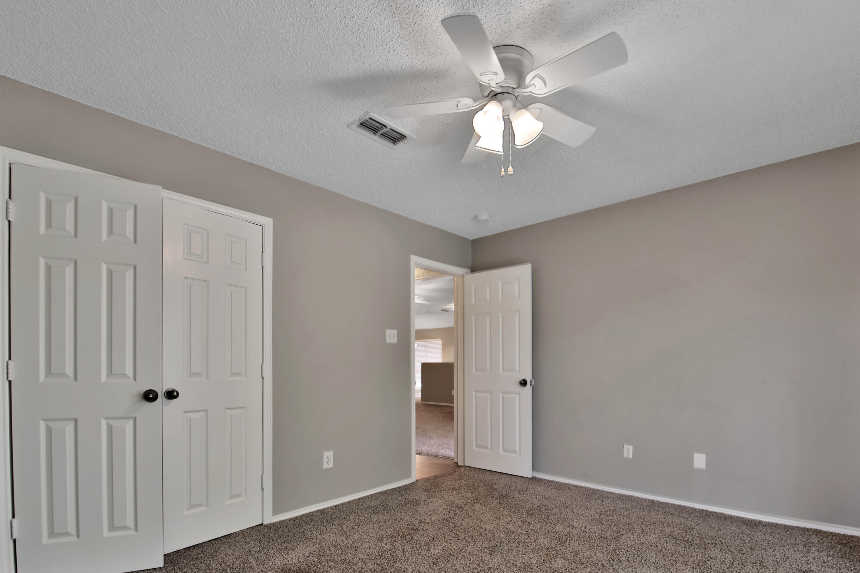 6508 86th Street Lubbock, TX 79424 - Photo 7 of 32 IMG_4374