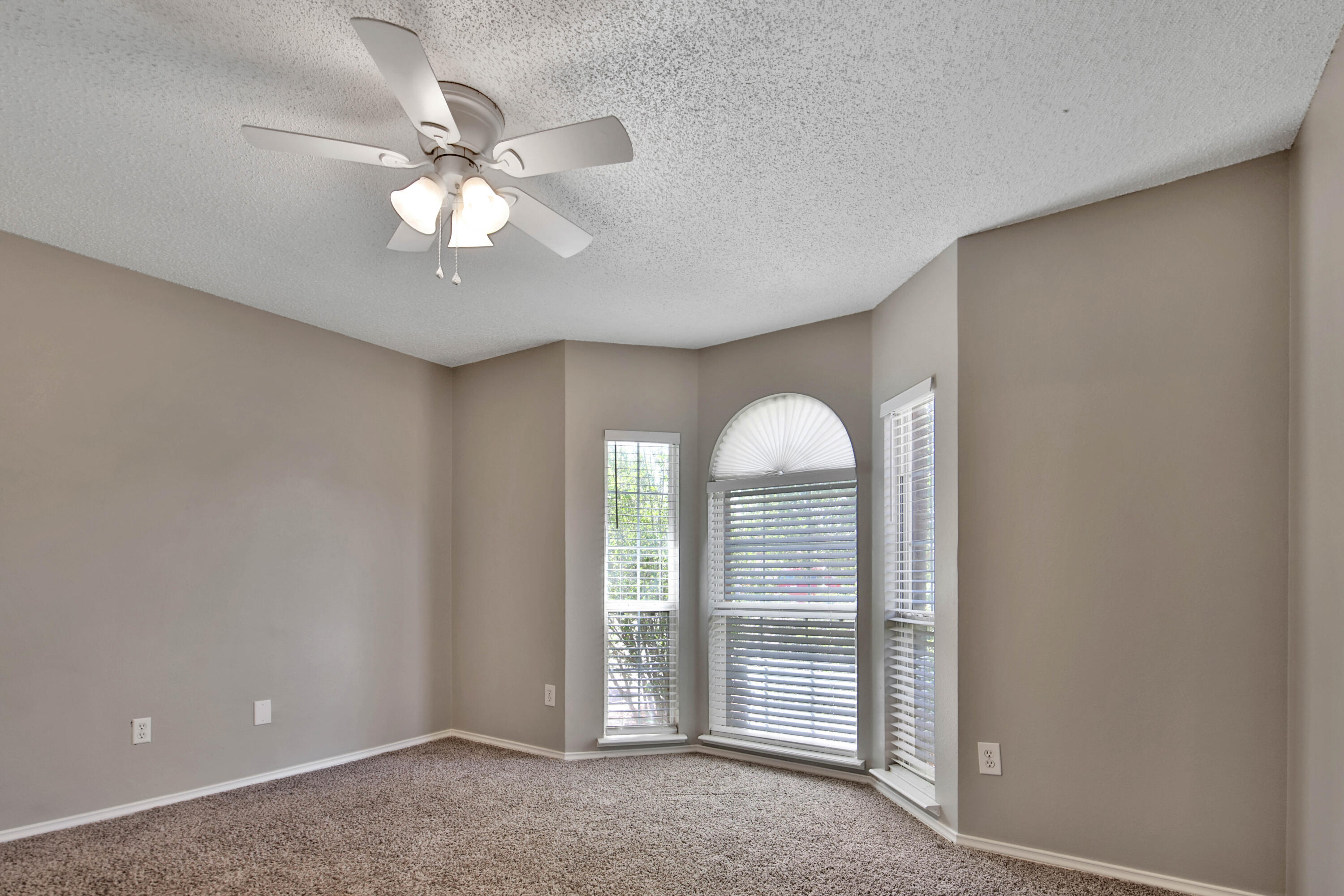 6508 86th Street Lubbock, TX 79424 - Photo 8 of 32 IMG_4375