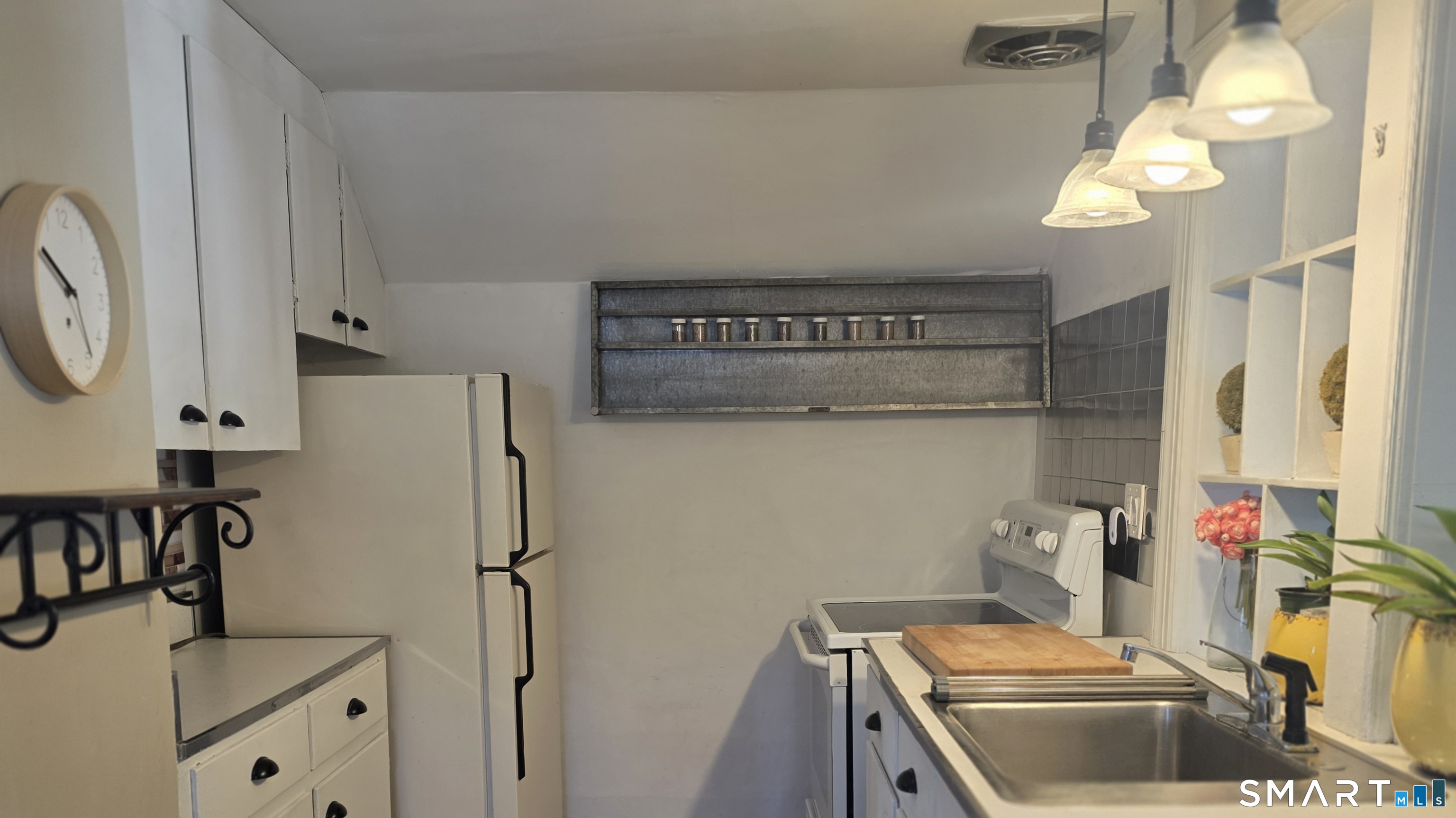 84 East Main Street Branford, CT 06405 - Photo 8 of 12