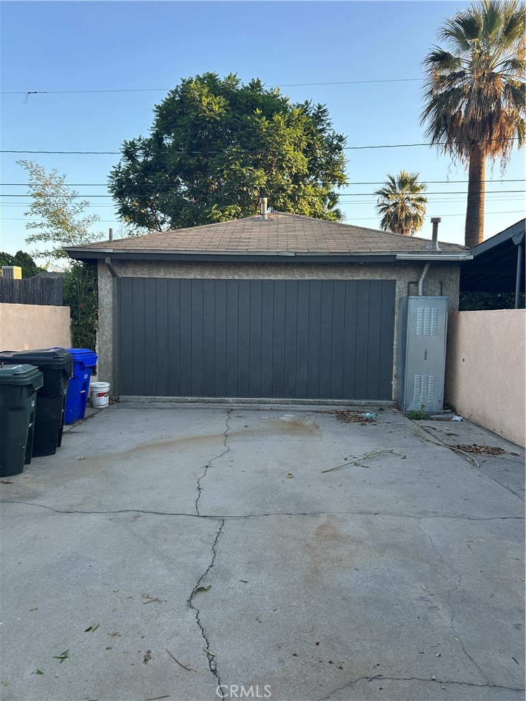25573 18th Street San Bernardino, CA 92404 - Photo 2 of 3 a view of outdoor space and yard