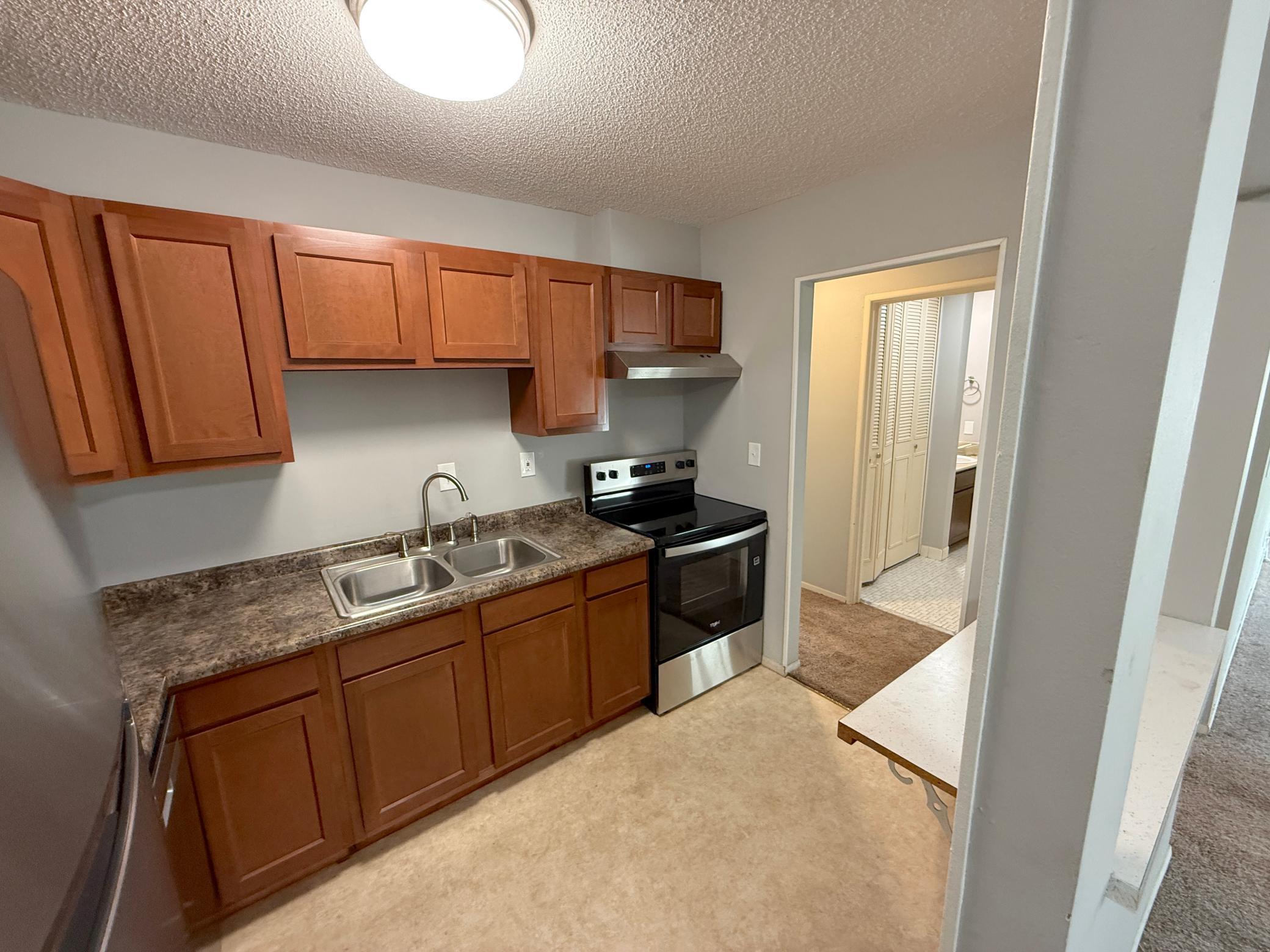 10301 Cedar Lk Road South, Unit 102 Hopkins, MN 55305 - Photo 6 of 10