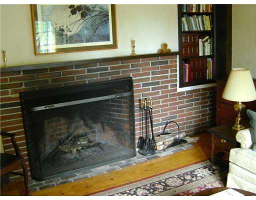 646 Dutch Neck Road Waldoboro, ME 04572 - Photo 12 of 24 Living Room.