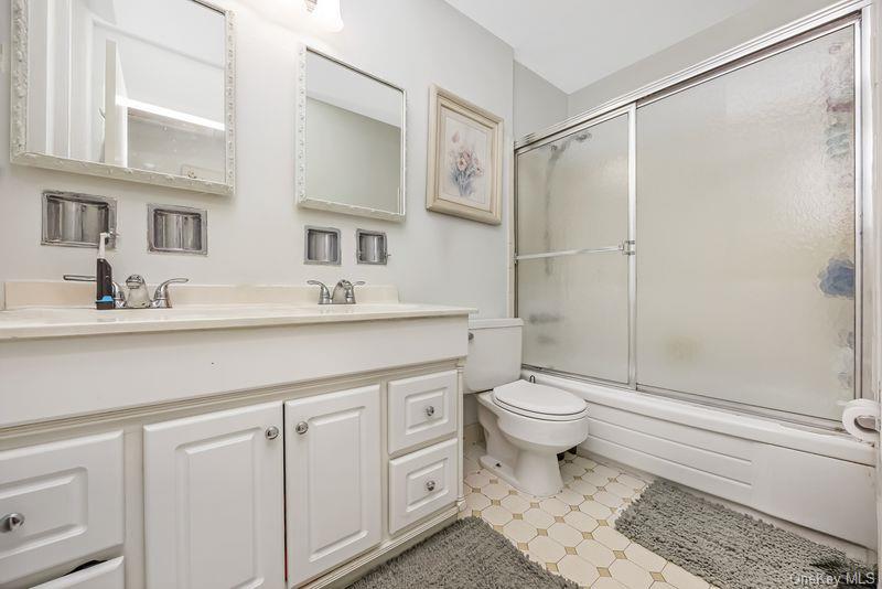 215-08 23rd Road Queens, NY 11360 - Photo 24 of 34