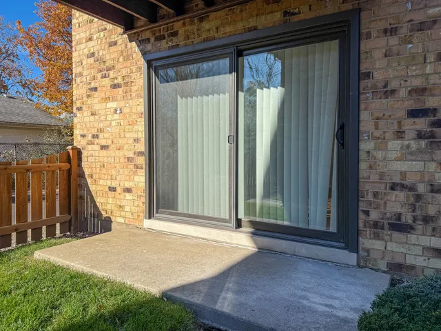 $227,000 | 9724 Bianco Terrace, Unit A, Des Plaines, IL 60016