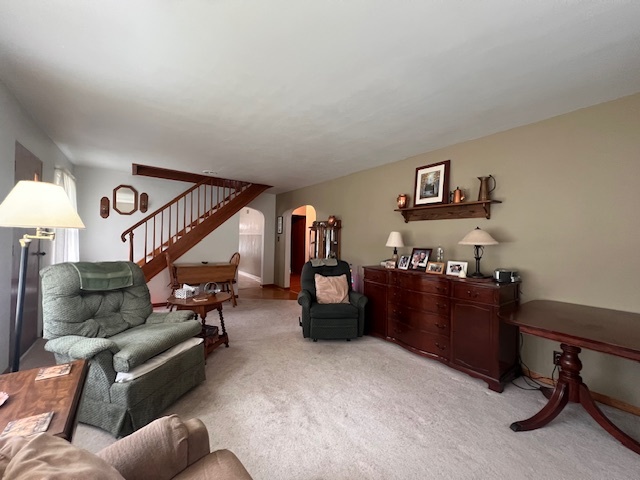 405 South Clinton Street Clinton, IL 61727 - Photo 4 of 38 Gallery Image 4