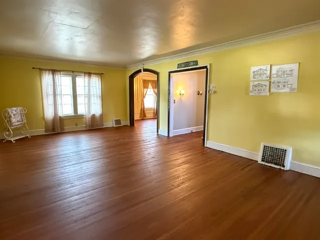 a view of livingroom with hardwood