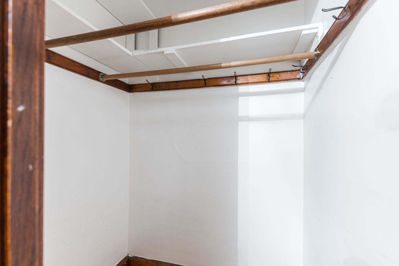 2257 North Springfield Avenue, Unit 1F Chicago, IL 60647 - Photo 17 of 27 a close up of a wall