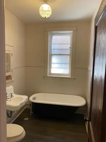 $1,750 | 2257 North Springfield Avenue, Unit 1F, Chicago, IL 60647