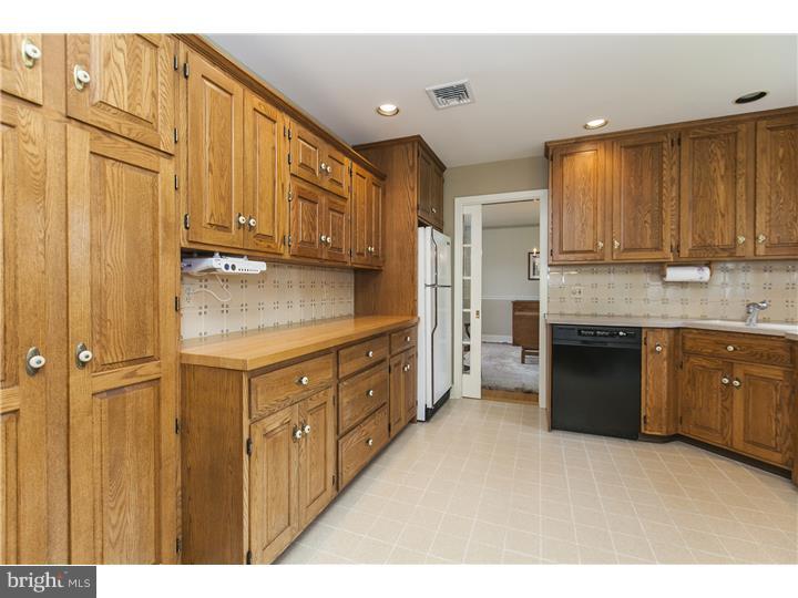 19 Poor Farm Road Pennington, NJ 08534 - Photo 12 of 25