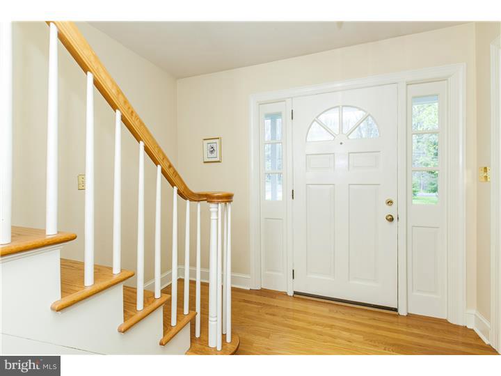19 Poor Farm Road Pennington, NJ 08534 - Photo 4 of 25 Foyer