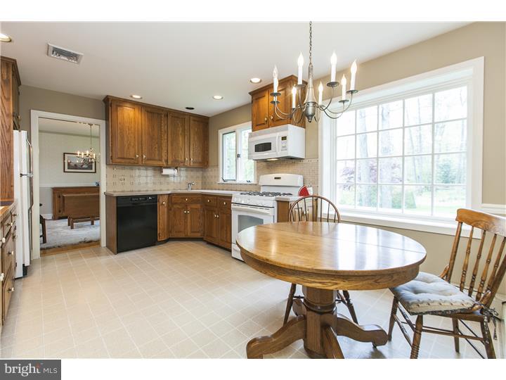 19 Poor Farm Road Pennington, NJ 08534 - Photo 10 of 25