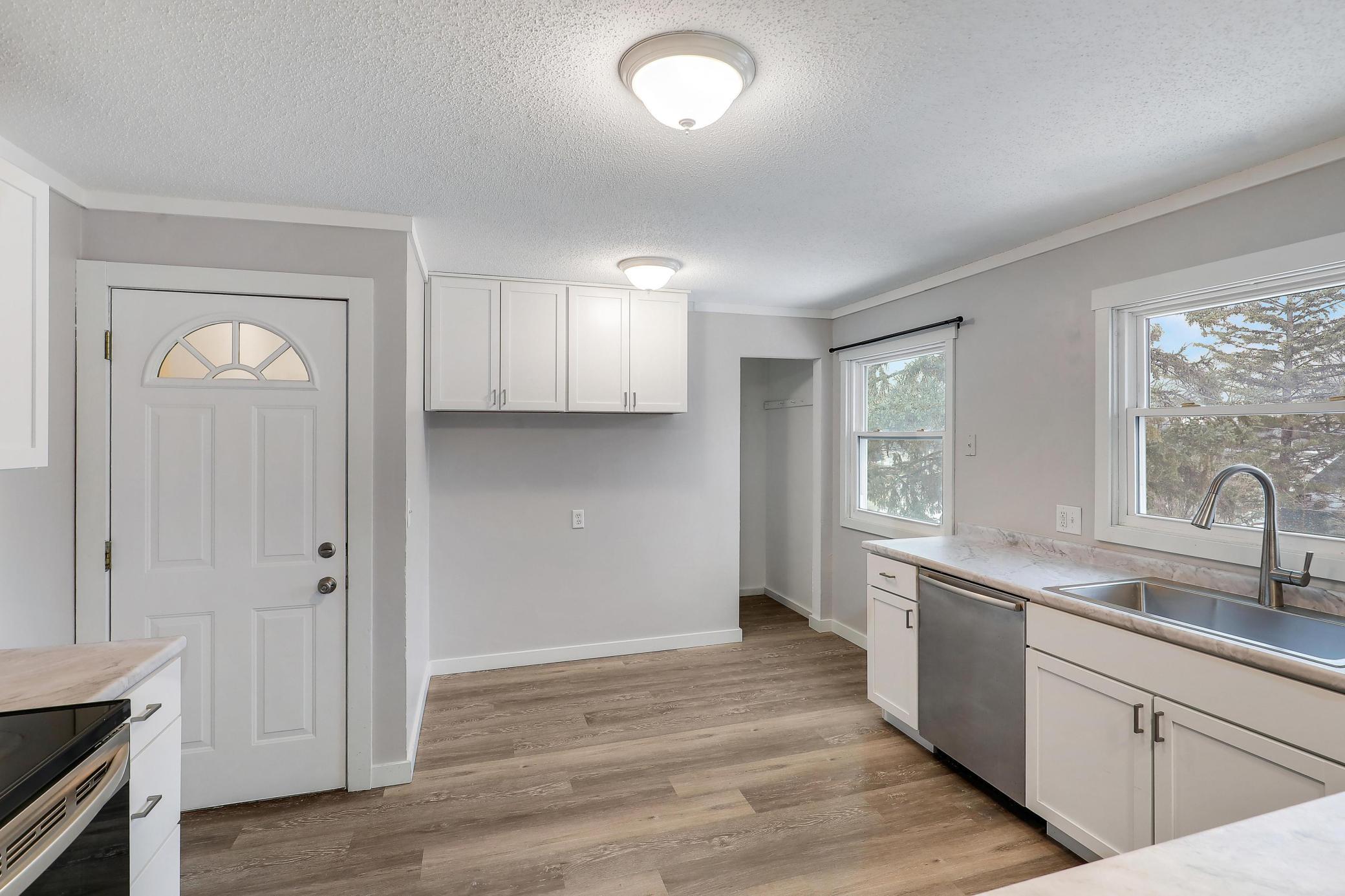 3279 Library Lane St. Louis Park, MN 55426 - Photo 4 of 56