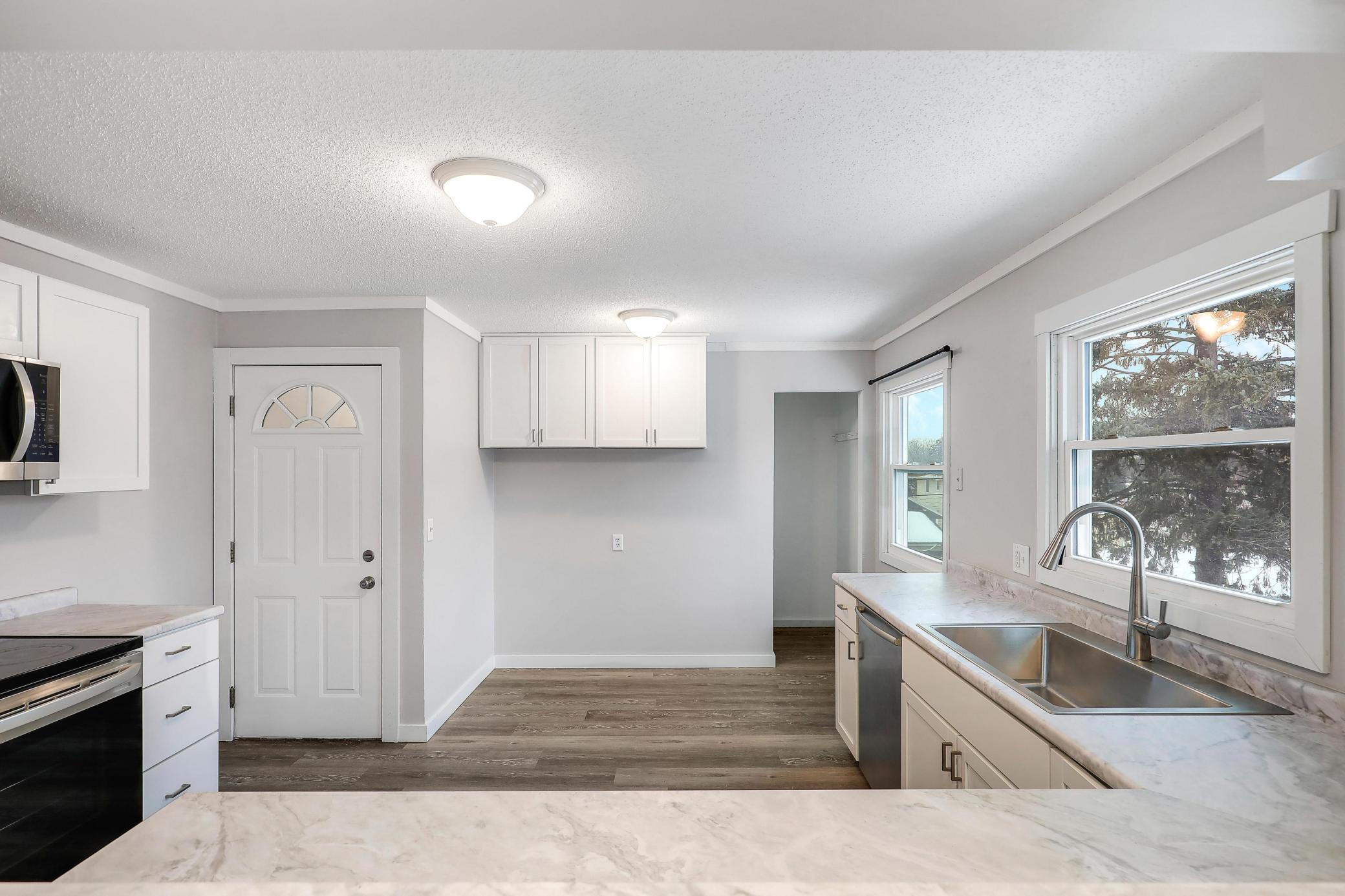 3279 Library Lane St. Louis Park, MN 55426 - Photo 6 of 56