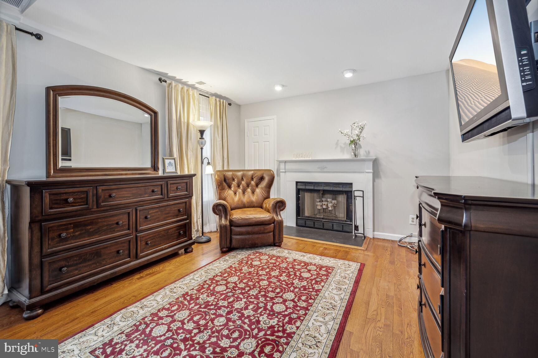 13303 Query Mill Road North Potomac, MD 20878 - Photo 20 of 42 Fireplace, 2 closets