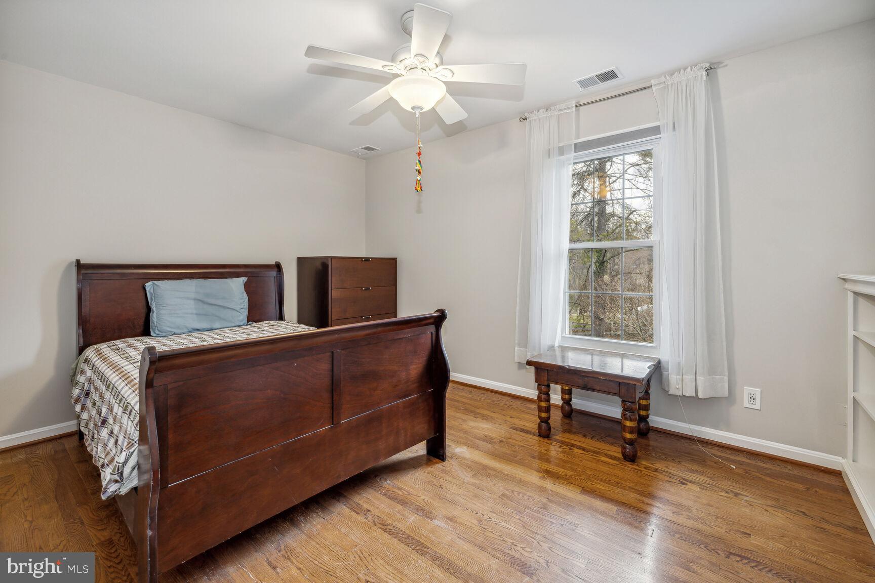 13303 Query Mill Road North Potomac, MD 20878 - Photo 25 of 42 Bedroom 3, hardwoods