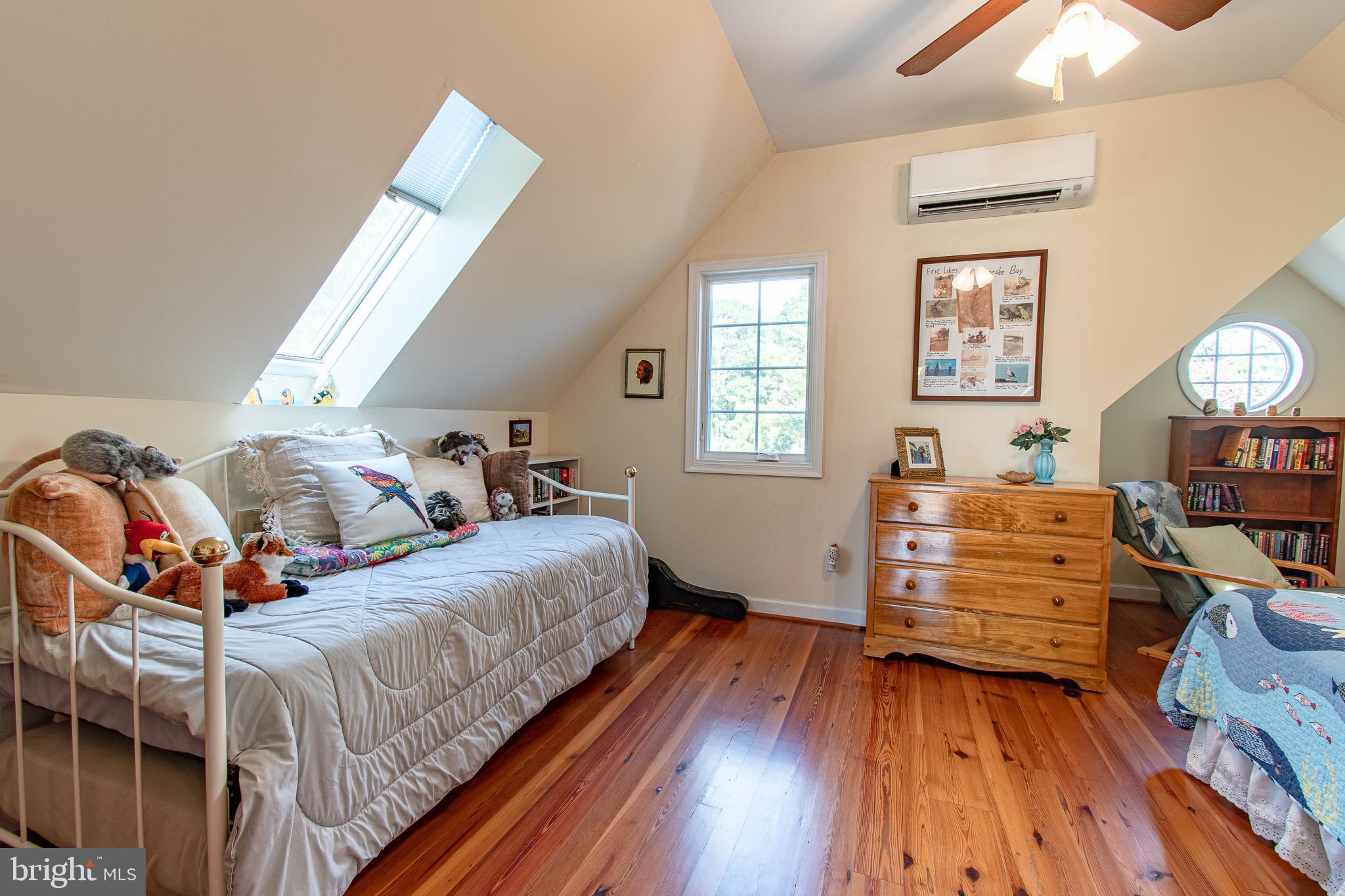 6271 Neavitt Manor Road Neavitt, MD 21652 - Photo 26 of 41 2nd BR w/ heart pine floors