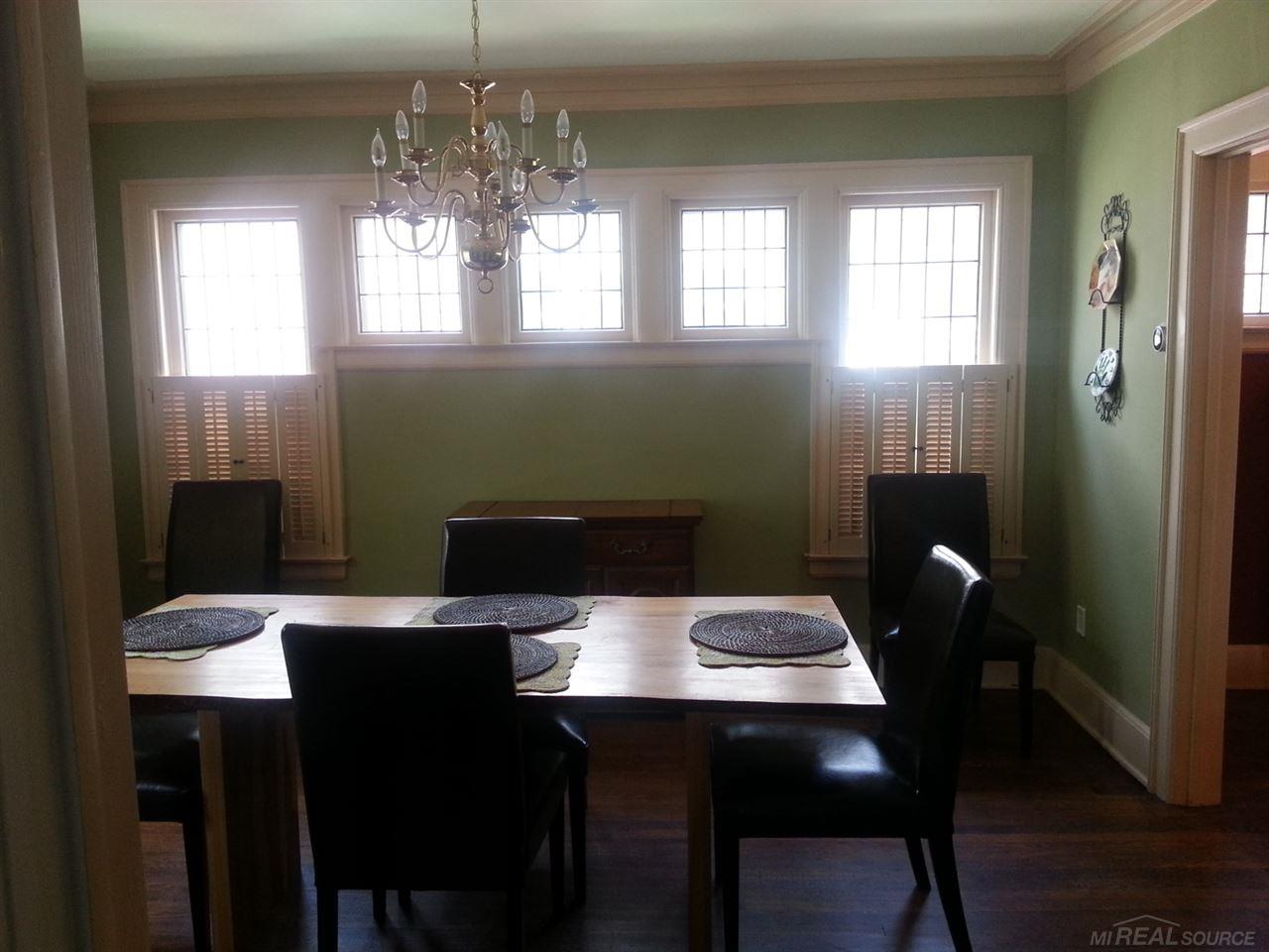 1379 Nottingham Road Grosse Pointe, MI 48230 - Photo 10 of 25 31248927-9.JPG